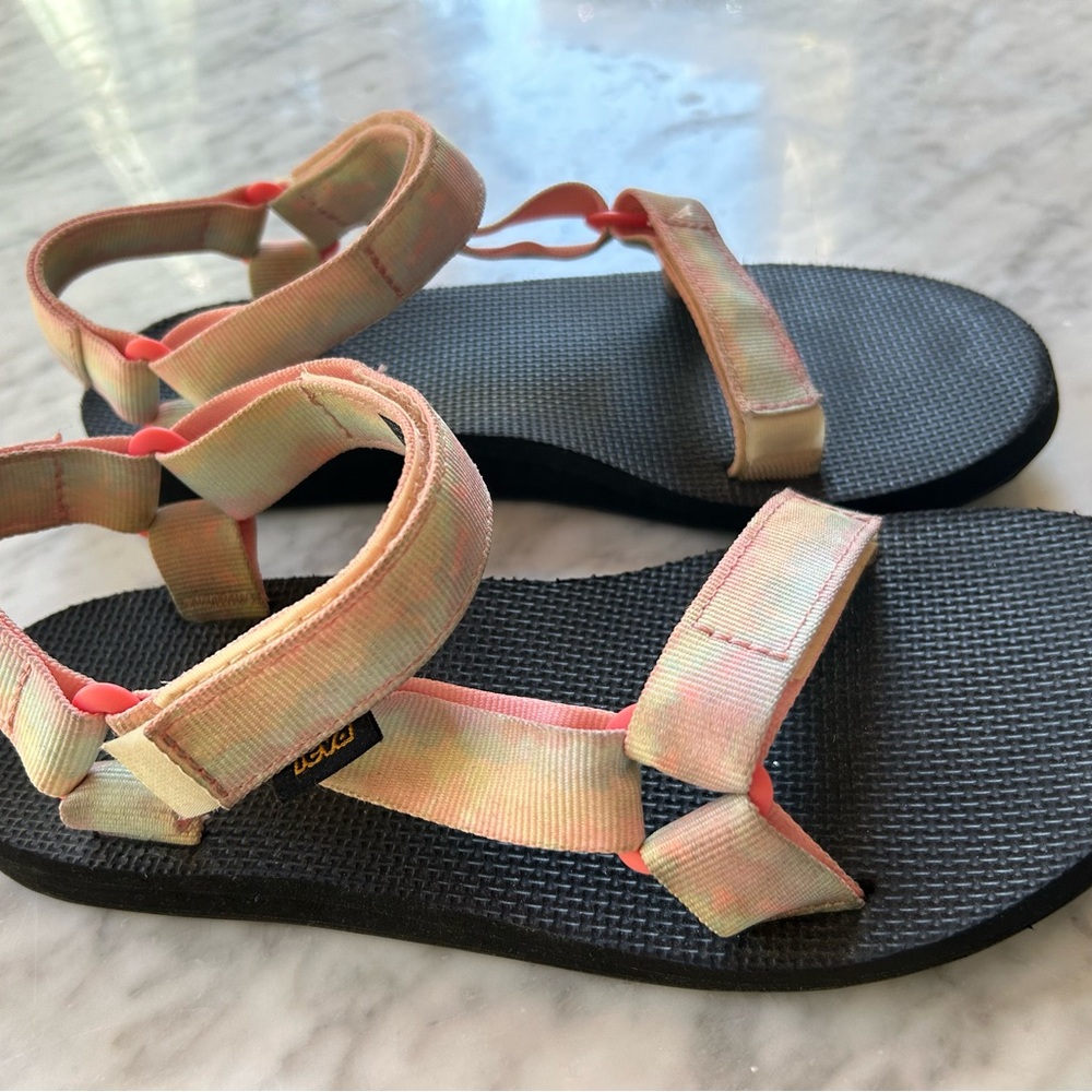 Teva Original Universal Tie-die sandals size 9.5